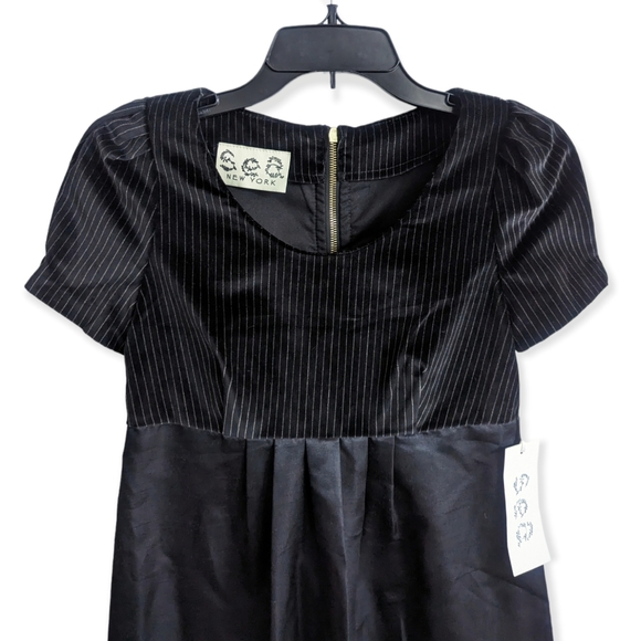 SEA NEW YORK Black Pinstripe Velvet & Charm Short Sleeve Mini Dress Size 2 - Picture 2 of 8